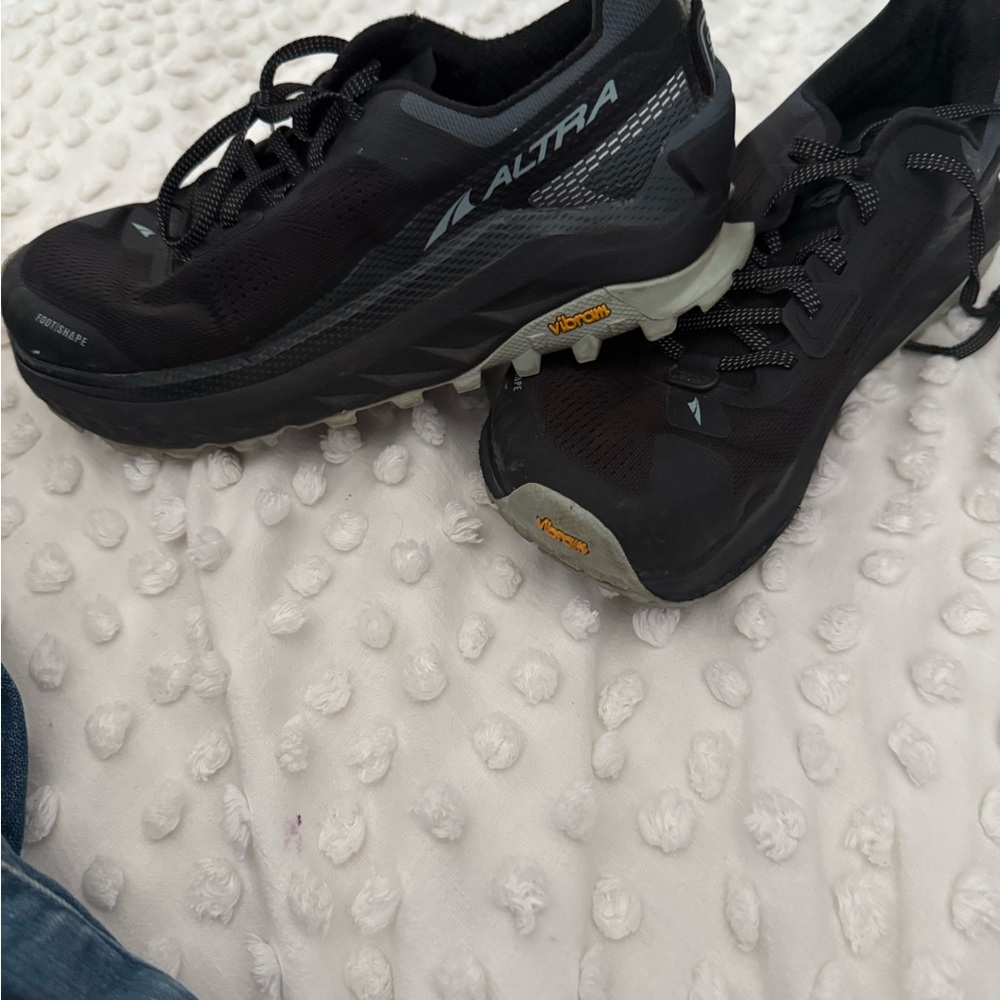 Altra Black and Gray Women's Sneakers